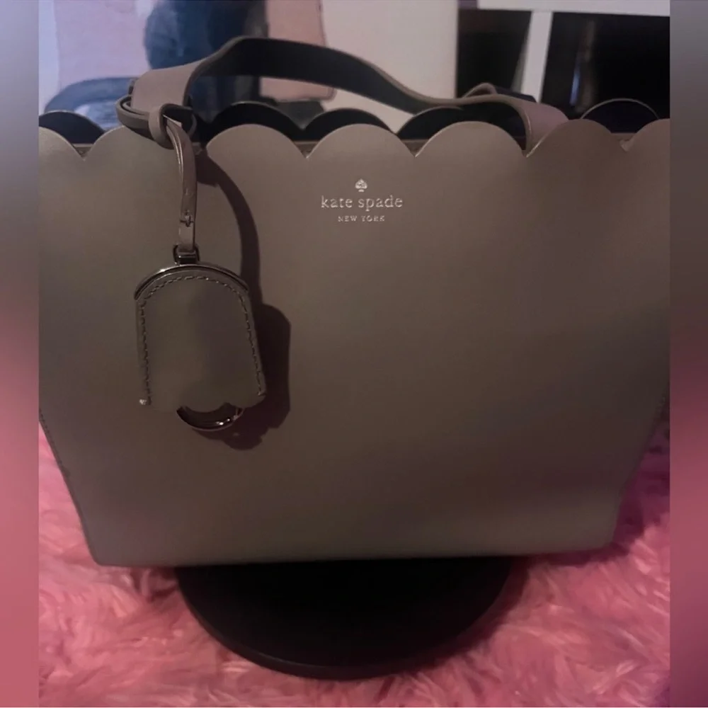 Kate Spade Magnolia Street Tote  Textured Leather and Structured Design NWT $379